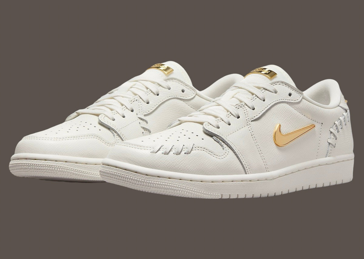 【専用】Women's AIR JORDAN 1 LOW SE gold Air Jordan 1 Low SE Women's Shoes. Nike JP