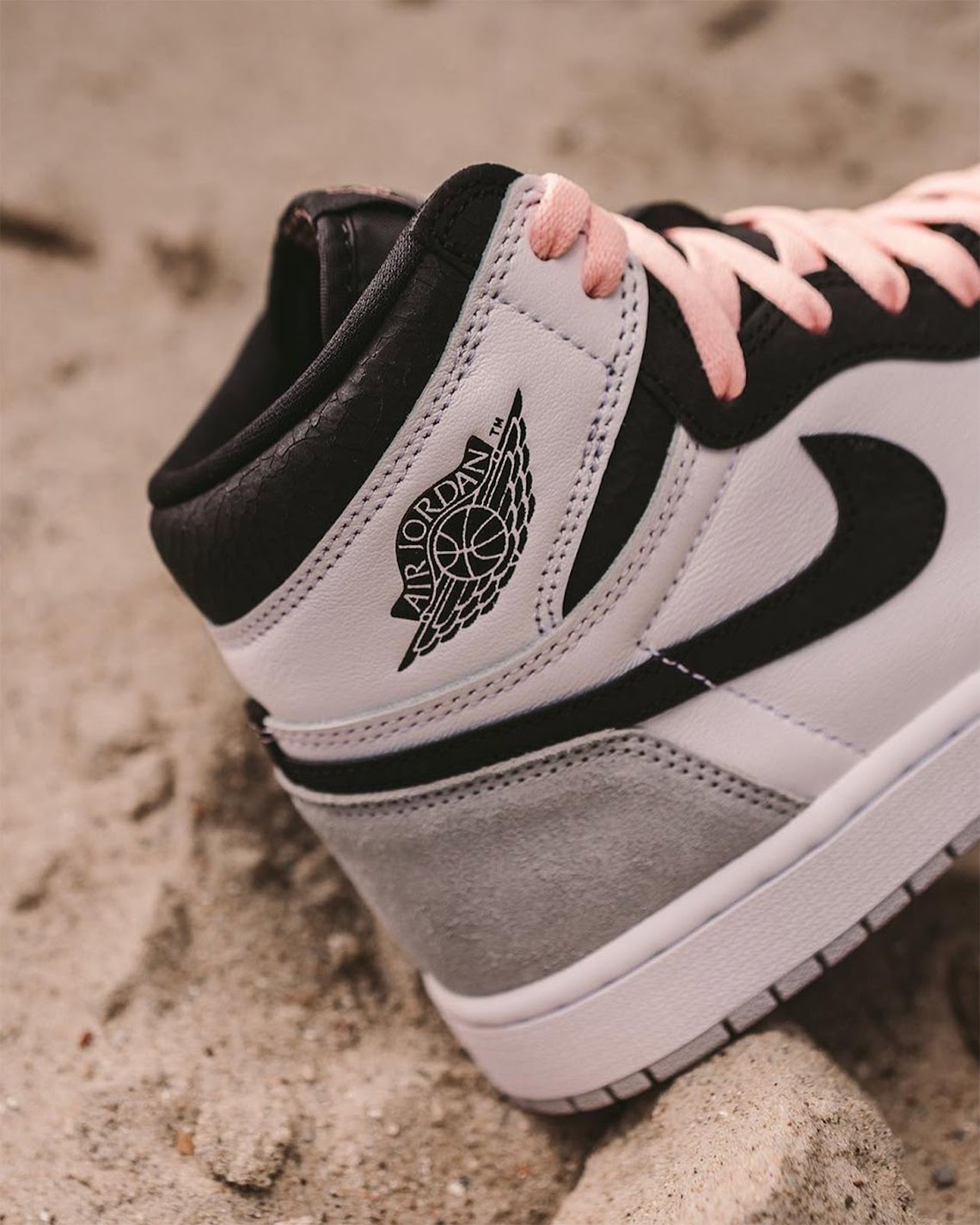 シューズ(男性用) Nike Air Jordan 1 High OG Bleached Coral Air Jordan 1 Retro High OG 